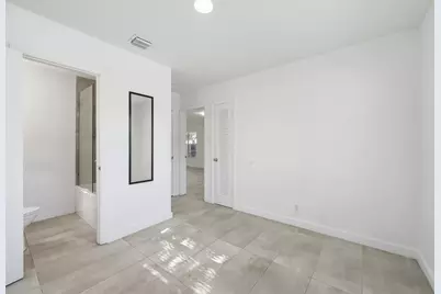 629 NE 36th Street, Oakland Park, FL 33334 - Photo 17