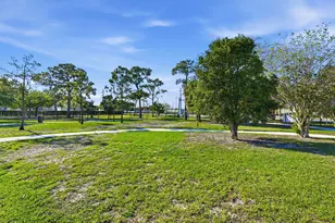 629 NE 36th St, Oakland Park, FL 33334 - Photo 43