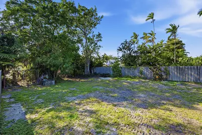 629 NE 36th Street, Oakland Park, FL 33334 - Photo 23