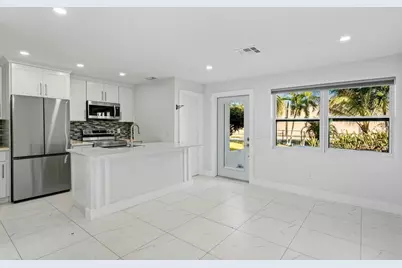 8719 40th Terrace N, Palm Beach Gardens, FL 33410 - Photo 3