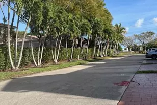 8597 Jade Dr, Tamarac, FL 33321 - Photo 3