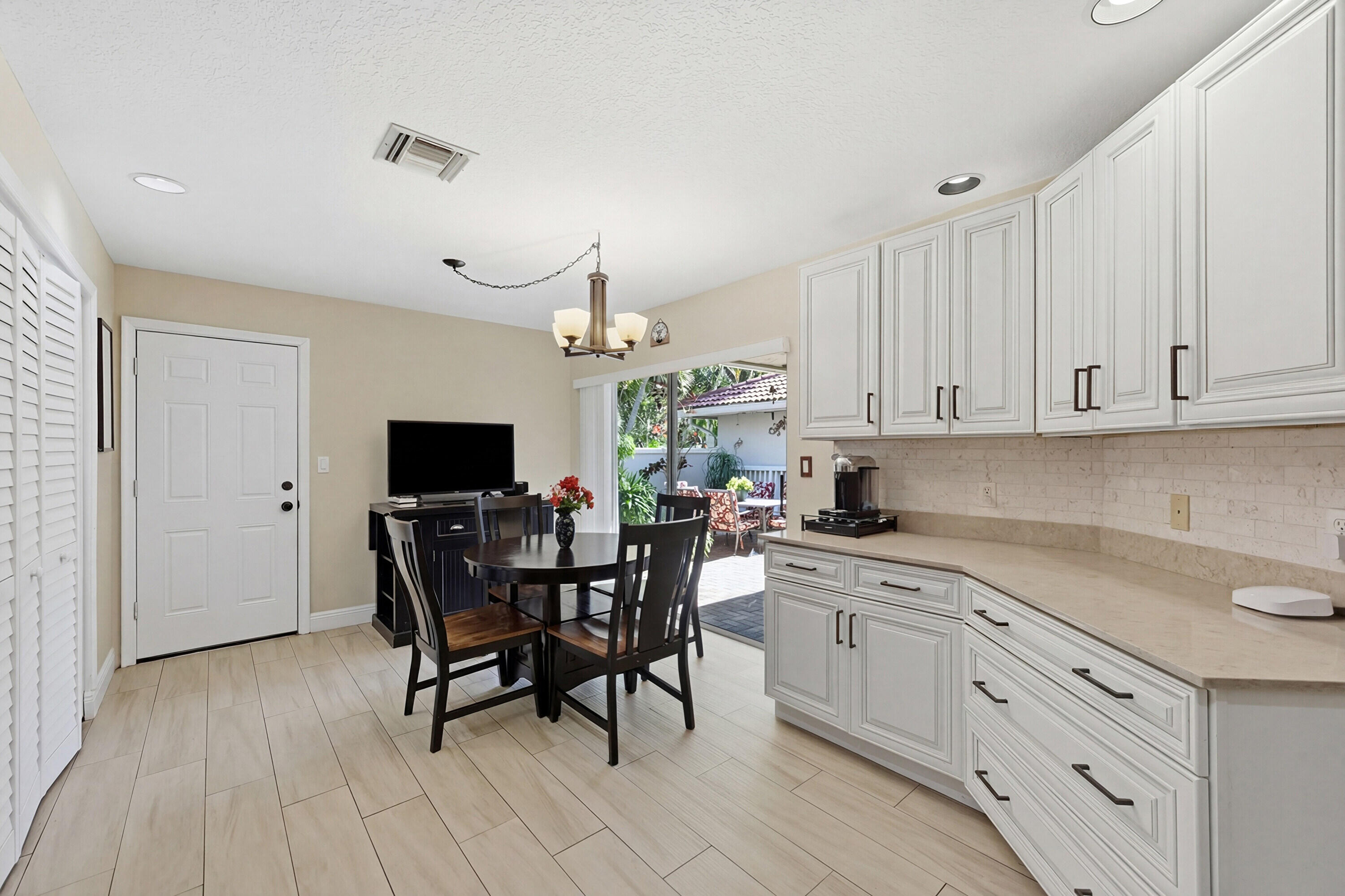 4115 Carriage Dr #P2 - 4115 Carriage Dr #P2, Pompano Beach, FL 33069 Luxury Property | Jose Angel Pina