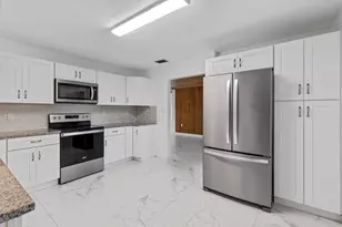 1412 Bayshore Dr, Fort Pierce, FL 34949 - Photo 9