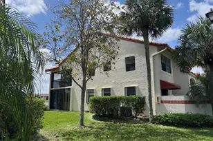 302 Liberty Ct, Deerfield Beach, FL 33442 - Photo 3