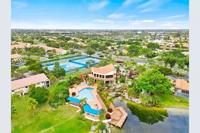 302 Liberty Court, Deerfield Beach, FL 33442 - Photo 1