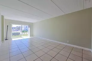 1501 Crescent Cir, Lake Park, FL 33403 - Photo 5