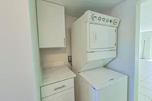 1501 Crescent Cir, Lake Park, FL 33403 - Photo 3