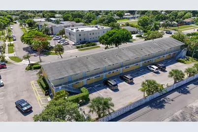 1501 Crescent Circle #E40, Lake Park, FL 33403 - Photo 11