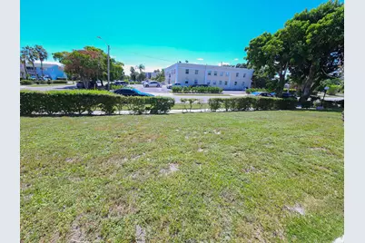 1501 Crescent Circle #E40, Lake Park, FL 33403 - Photo 9