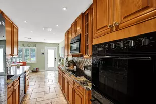 1433 NE 27th St, Pompano Beach, FL 33064 - Photo 29