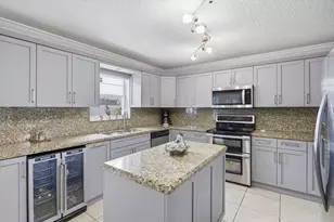 18811 NW 80th Ave, Hialeah, FL 33015 - Photo 29