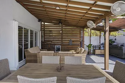 18811 NW 80th Avenue, Hialeah, FL 33015 - Photo 9