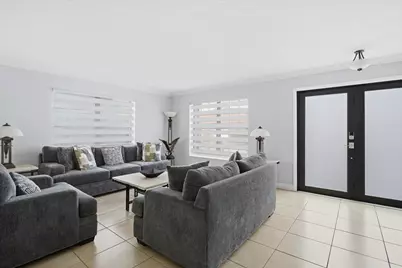 18811 NW 80th Avenue, Hialeah, FL 33015 - Photo 21