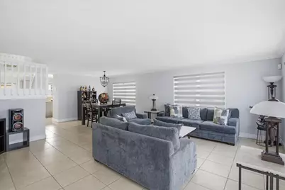 18811 NW 80th Avenue, Hialeah, FL 33015 - Photo 17