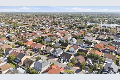 18811 NW 80th Avenue, Hialeah, FL 33015 - Photo 49