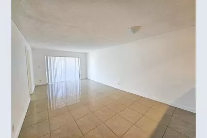 8051 S Colony Cir Circle #201, Tamarac, FL 33321 - Photo 5