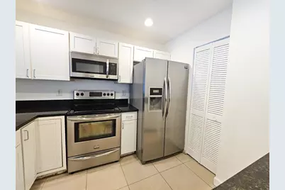 8051 S Colony Cir Circle #201, Tamarac, FL 33321 - Photo 3