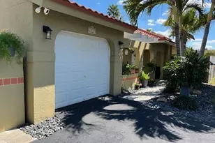 1227 Seagrape Cir, Weston, FL 33326 - Photo 3