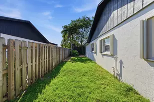 2428 NW 98th Ln, Coral Springs, FL 33065 - Photo 19