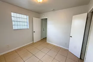 1490 NE 152nd St, North Miami Beach, FL 33162 - Photo 5