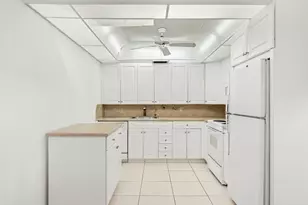 1047 Lincoln C, Boca Raton, FL 33434 - Photo 9