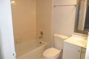 410 Meadows Cir, Boynton Beach, FL 33436 - Photo 11