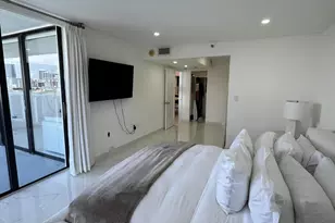 20515 E Country Club Dr, Miami, FL 33180 - Photo 15