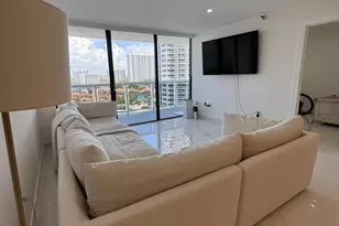 20515 E Country Club Dr, Miami, FL 33180 - Photo 11