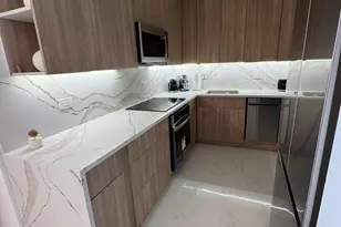 20515 E Country Club Dr, Miami, FL 33180 - Photo 5