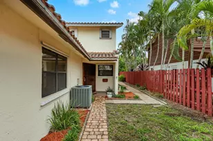 2530 NE 9th St, Fort Lauderdale, FL 33304 - Photo 5