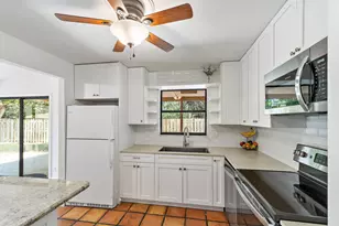 1007 Raintree Ln, Palm Beach Gardens, FL 33410 - Photo 19