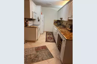 2057 Cambridge C #2057, Deerfield Beach, FL 33442 - Photo 3