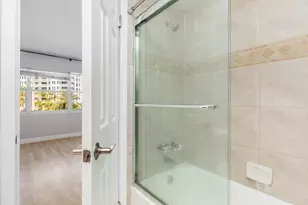 3250 NE 28th St, Fort Lauderdale, FL 33308 - Photo 17