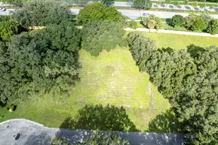9900 Winding Rdg Ln, Davie, FL 33324 - Photo 3