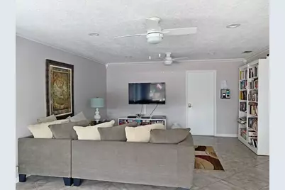 639 W Oakland Park Boulevard #207d, Oakland Park, FL 33311 - Photo 19