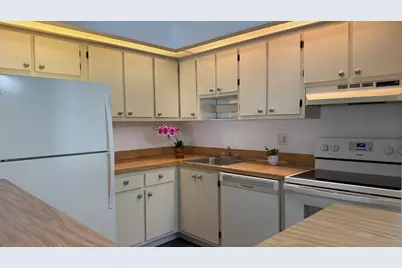 9419 S Belfort Circle #Unit 9419, Tamarac, FL 33321 - Photo 5