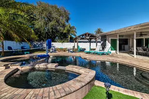 2376 Armour Dr, Dunedin, FL 34698 - Photo 23