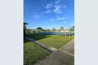 4204 Waterview Circle, Palm Springs, FL 33461 - Photo 15