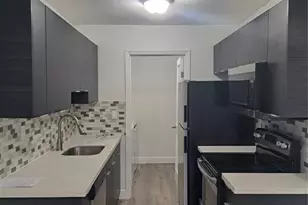 980 SW 76th Ave, North Lauderdale, FL 33068 - Photo 1