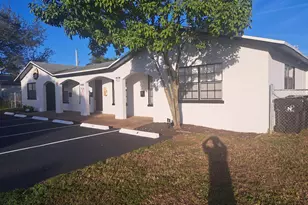 980 SW 76th Ave, North Lauderdale, FL 33068 - Photo 27