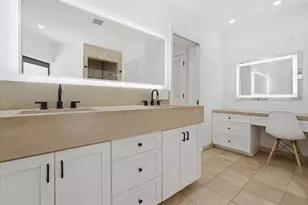 20100 NE 20th Ct, Miami, FL 33179 - Photo 23