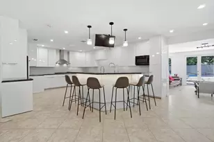 20100 NE 20th Ct, Miami, FL 33179 - Photo 11