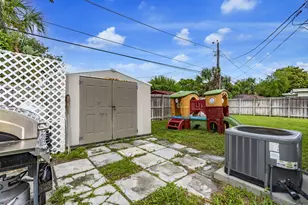 607 NW 1st Terrace, Deerfield Beach, FL 33441 - Photo 27