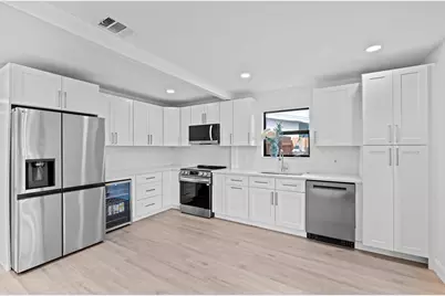 699 NE 40th Street, Oakland Park, FL 33334 - Photo 13