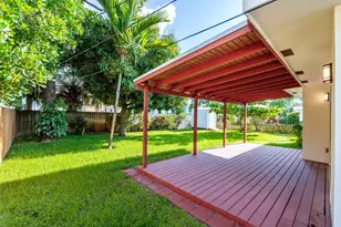 699 NE 40th St, Oakland Park, FL 33334 - Photo 37