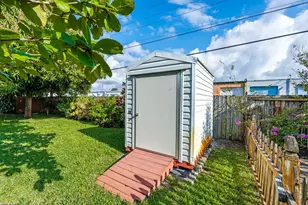 699 NE 40th St, Oakland Park, FL 33334 - Photo 39