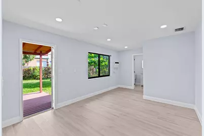 699 NE 40th Street, Oakland Park, FL 33334 - Photo 29