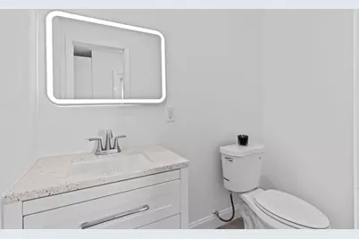 699 NE 40th Street, Oakland Park, FL 33334 - Photo 25