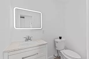 699 NE 40th St, Oakland Park, FL 33334 - Photo 25