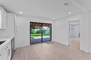 699 NE 40th St, Oakland Park, FL 33334 - Photo 19